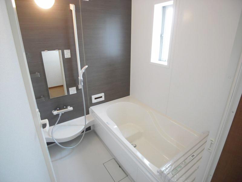 Bathroom. Building 2 Indoor (11 May 2013) Shooting