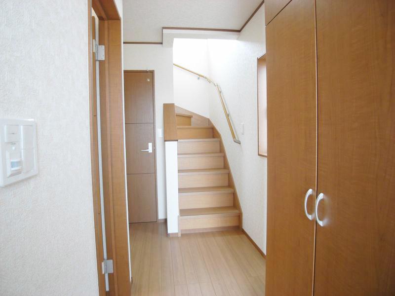 Entrance. Building 2 Indoor (11 May 2013) Shooting