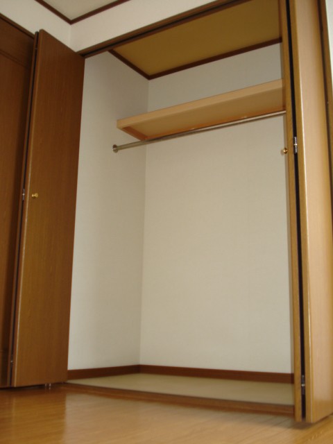 Receipt. Western-style is the storage. 