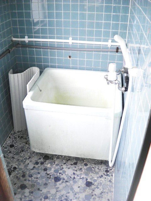 Bath. It is the state of the bathroom.