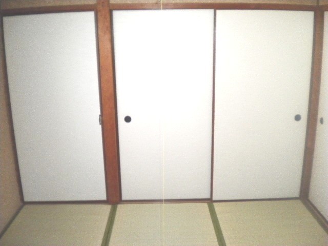 Other room space. It is the state of the Japanese-style room.