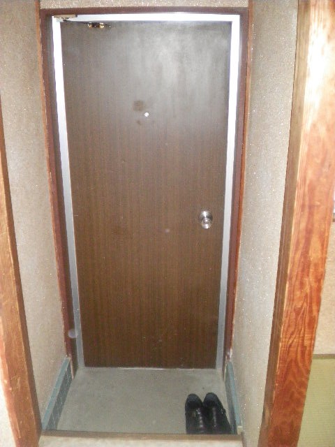 Entrance. It is the state of the entrance.