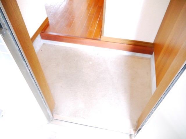 Entrance. It is the state of the entrance. 