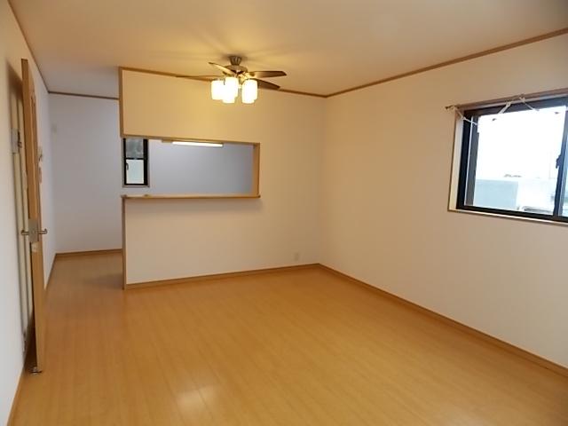 Same specifications photos (living)