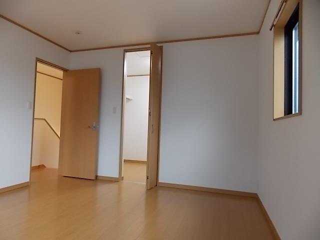 Same specifications photos (living)