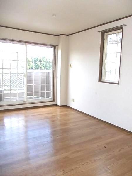 Other room space. It is living another angle.