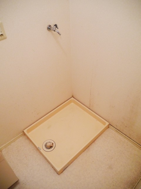 Other room space. It is indoor washing Storage