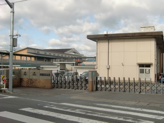 Primary school. Miwa up to elementary school (elementary school) 1100m