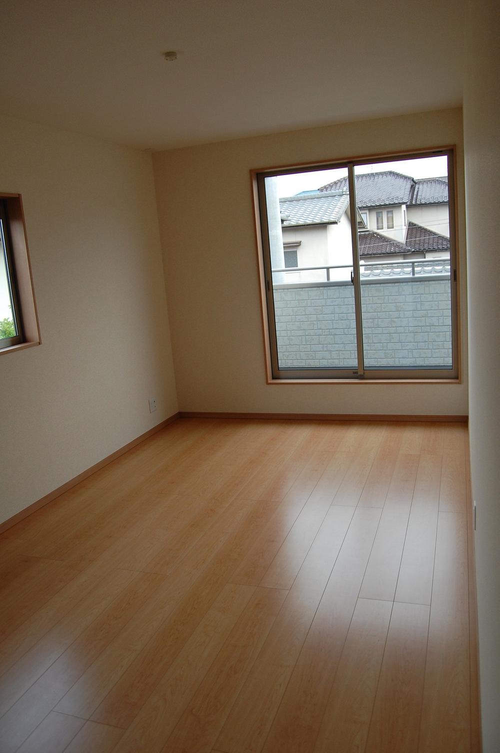 Non-living room. Same specifications