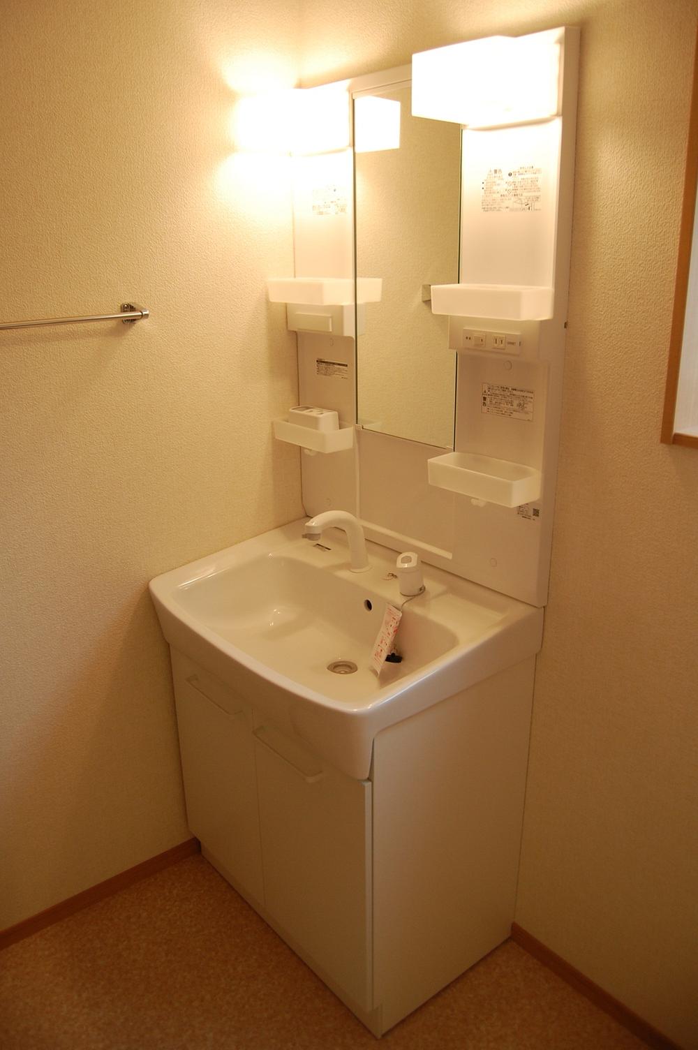 Wash basin, toilet. Same specifications