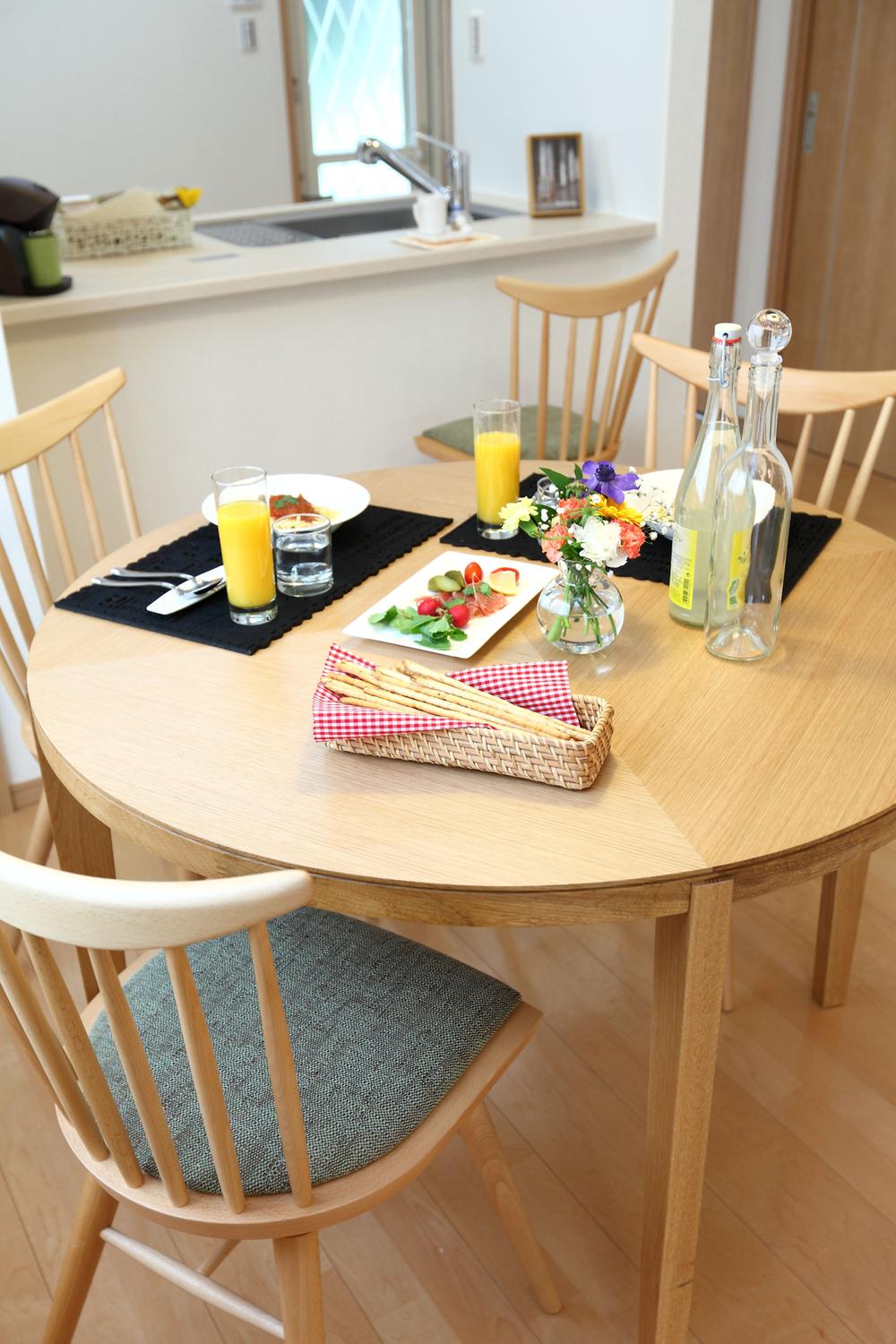 Other. living ・ Dining set and curtains and lighting, Such as gift sale air conditioning (subject dwelling unit only).