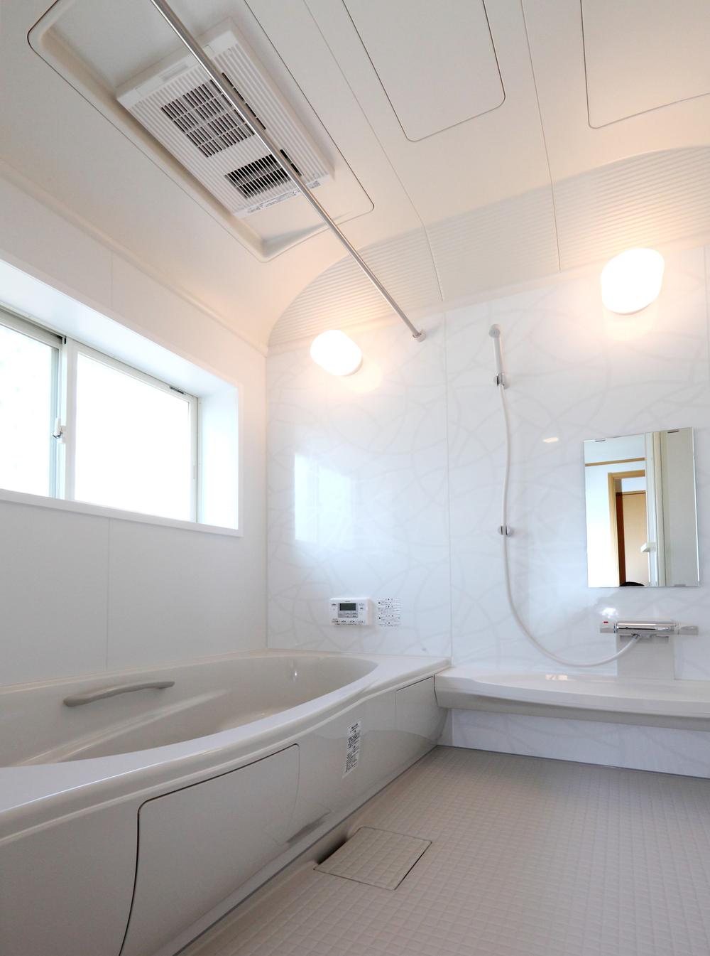 Other Equipment. Unit bus bathroom dryer also standard equipment