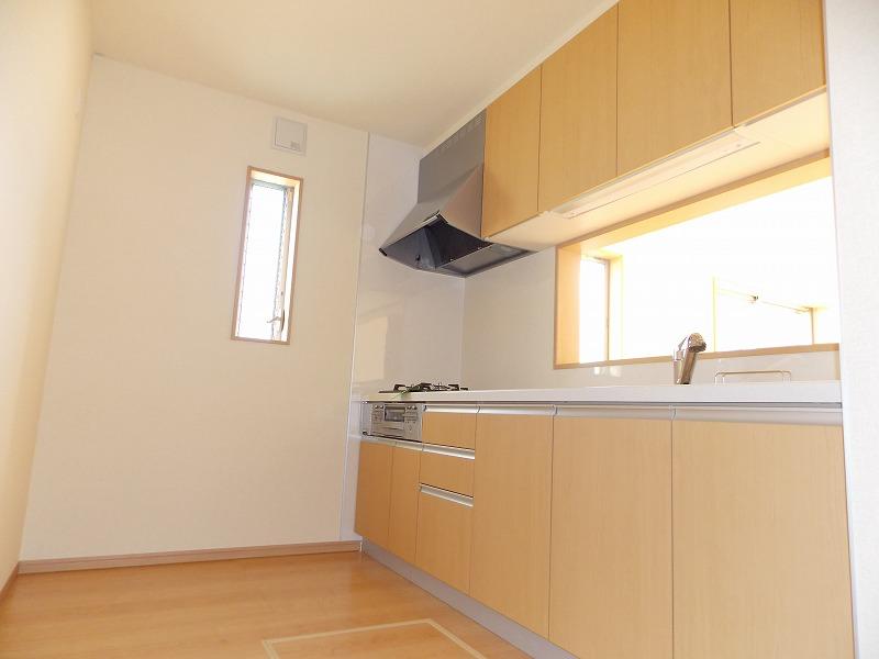 Same specifications photo (kitchen). System kitchen (^_^) /  A height of approximately 85 centimeters, Width is located about 255 centimeters (^_^) / ~ It is a water purifier with a faucet (^_^) / ~