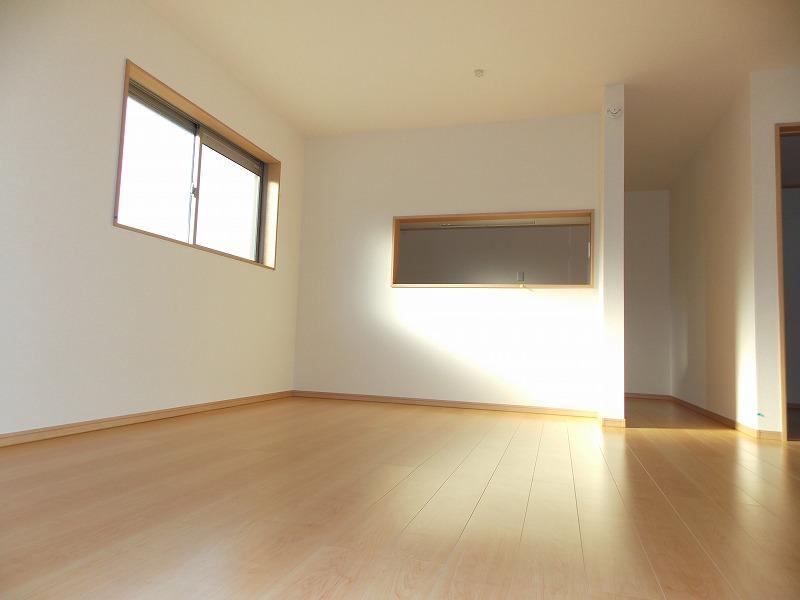 Same specifications photos (living). Since the face-to-face is the kitchen More, You can talk with wife in dishes Is popular as a communication can be achieved floor plan with your family! (^^)!