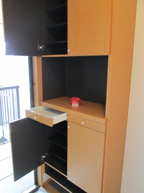 Receipt. Entrance storage