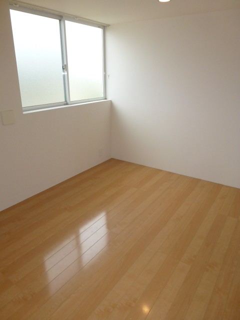 Other room space. Bright room