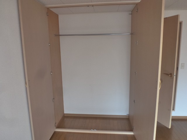 Receipt. Storage lot