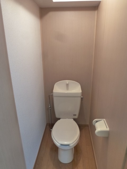 Toilet. BT independent have! ! 