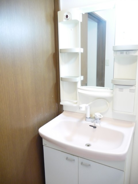 Other room space. This basin dressing room