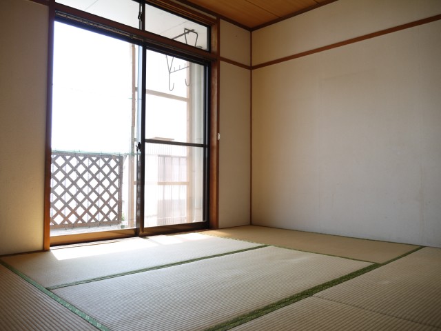 Other room space. It is relaxing Japanese-style room