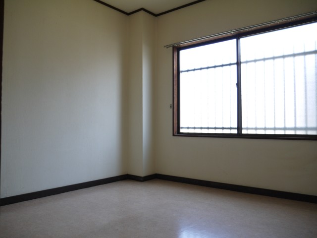 Other room space. 4.5 Pledge is a Japanese-style room