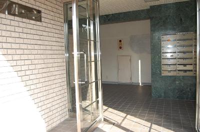 Building appearance. Entrance