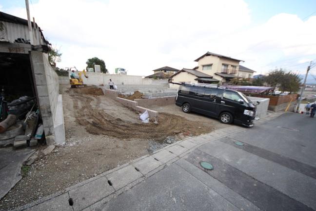 Local photos, including front road. Local (11 May 2013) Shooting