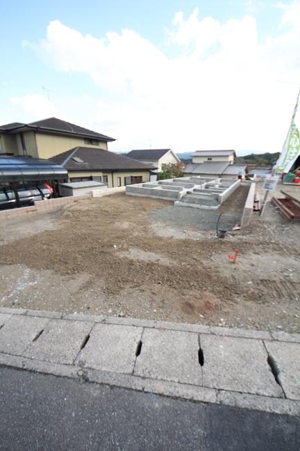 Local photos, including front road. Local (11 May 2013) Shooting