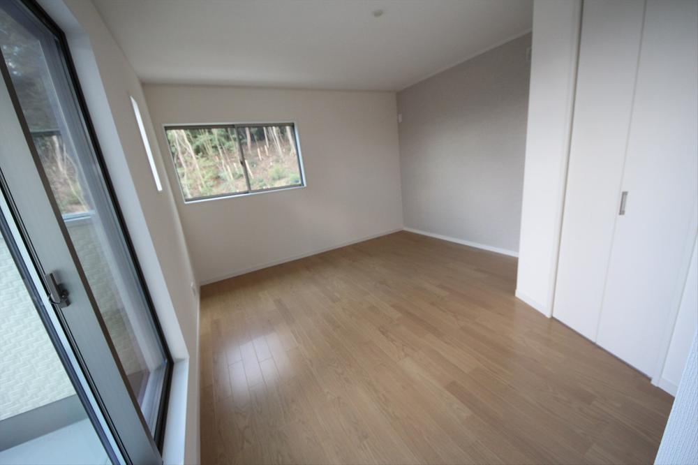 Non-living room. Local (11 May 2013) Shooting