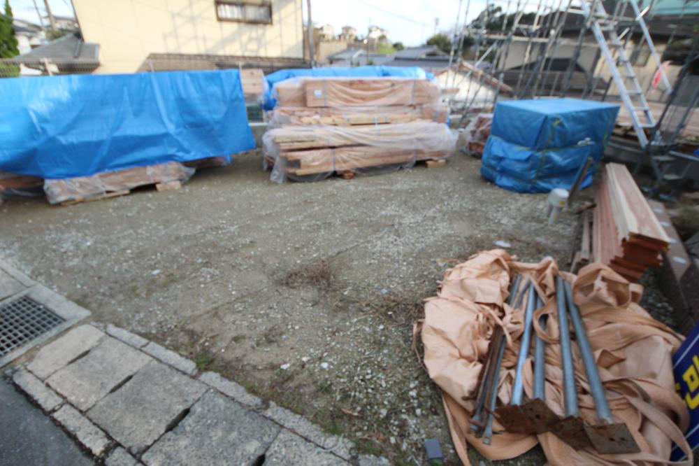 Local appearance photo. Local (11 May 2013) Shooting