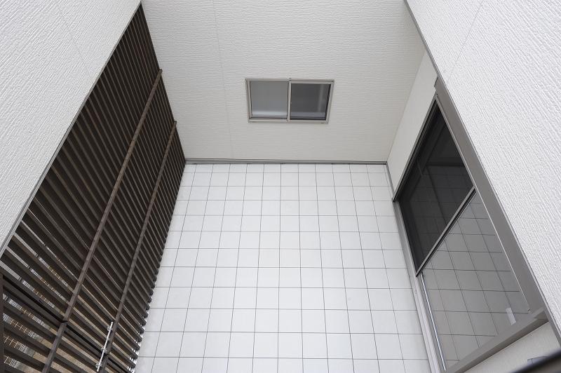 Same specifications photos (appearance). Our enforcement example Spacious terrace of the courtyard