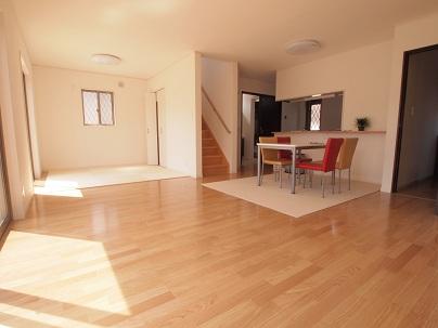 Same specifications photos (living)