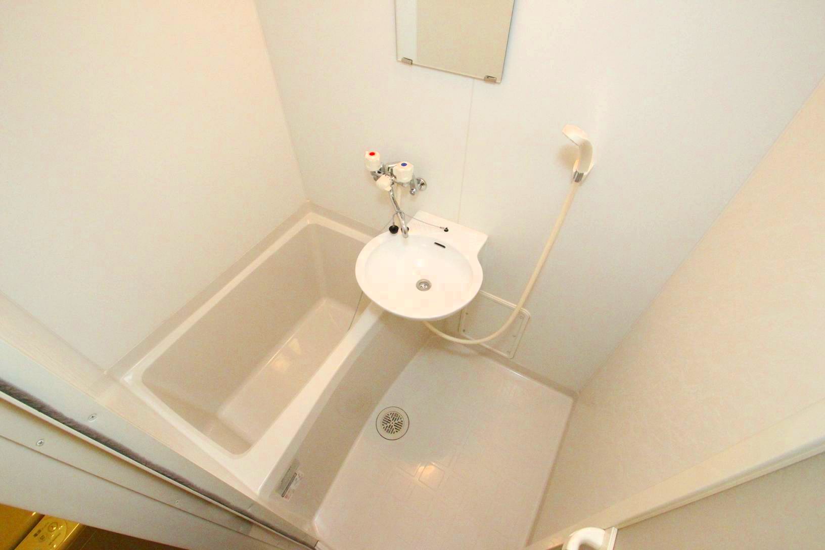 Bath.  ※ It has taken in a different property. 