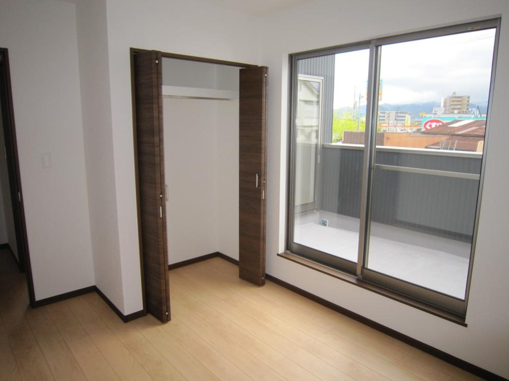 Other introspection. Indoor (September 2013) Shooting