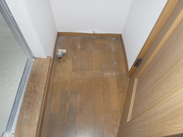 Other room space. Indoor Laundry Storage!