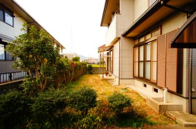 Balcony. Private garden