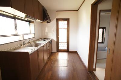 Kitchen. A window of light, You can cook. 