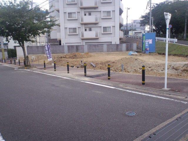 Local photos, including front road. Local (July 2013) Shooting