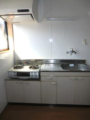 Kitchen. Gas stove installation type