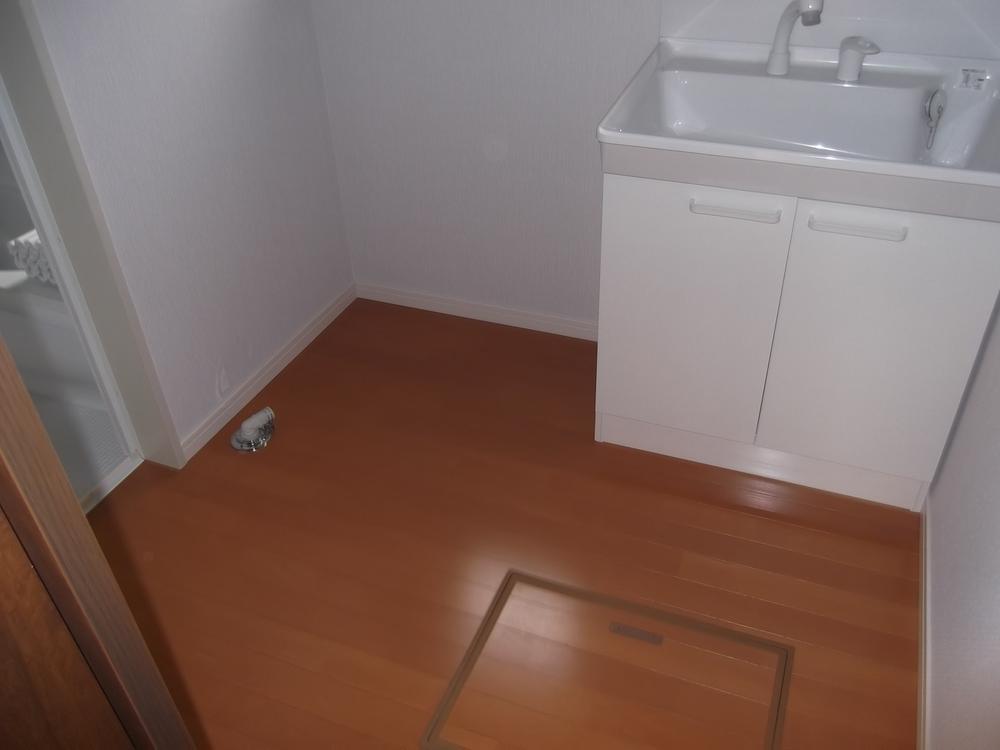 Wash basin, toilet. Indoor (11 May 2013) Shooting