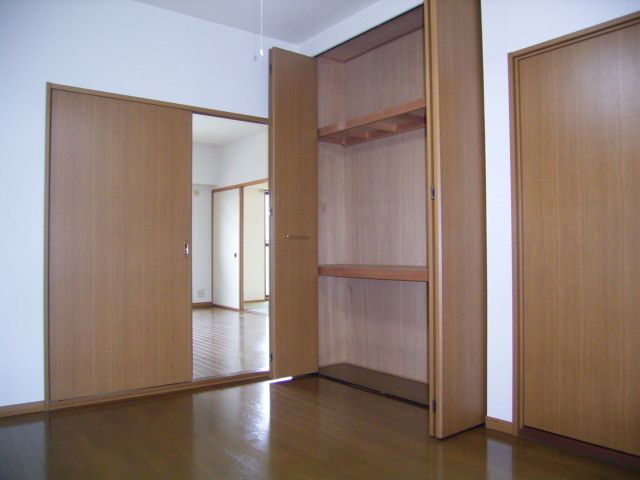 Receipt. It is a closet!