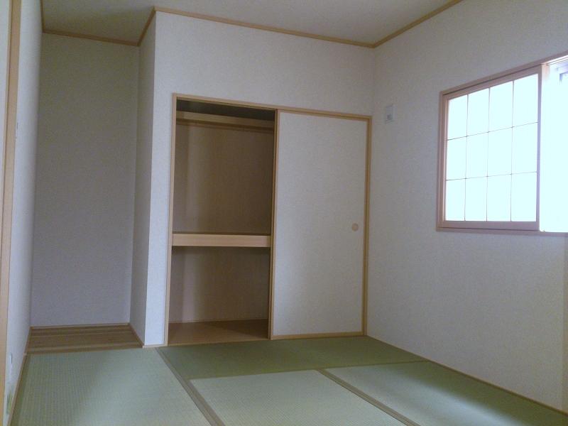 Non-living room. Indoor (12 May 2013) Shooting