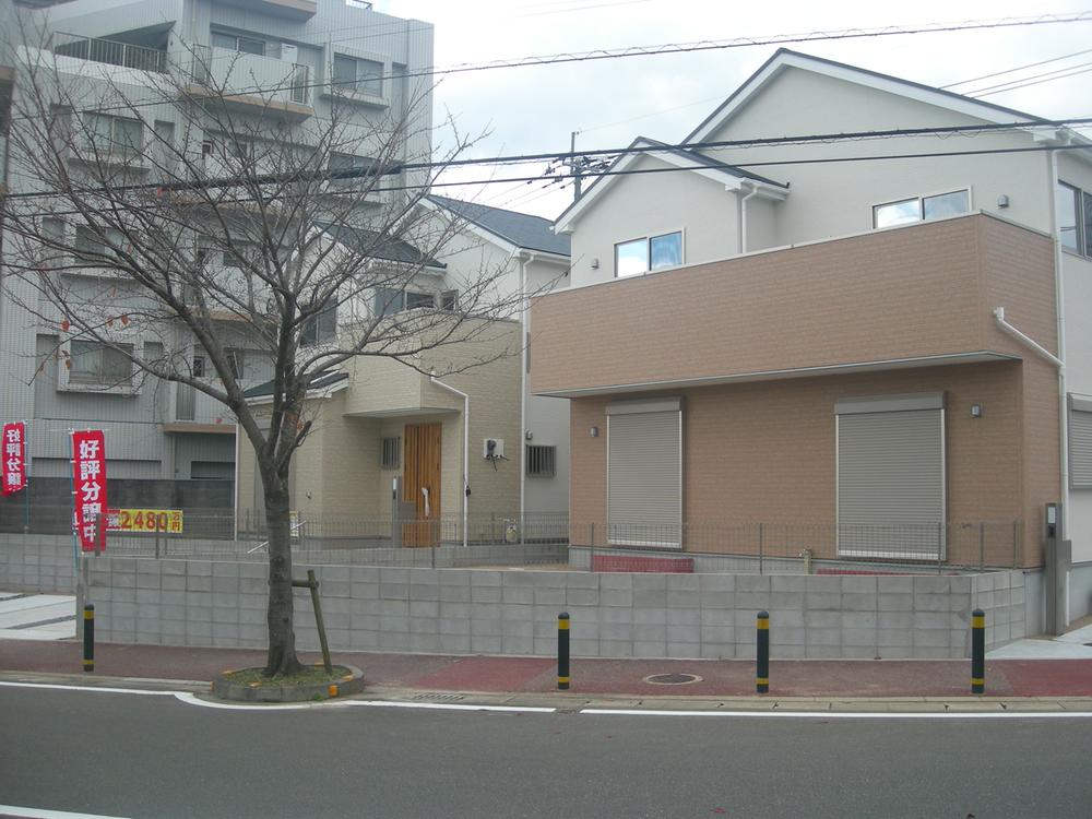 Local photos, including front road. Local (12 May 2013) Shooting