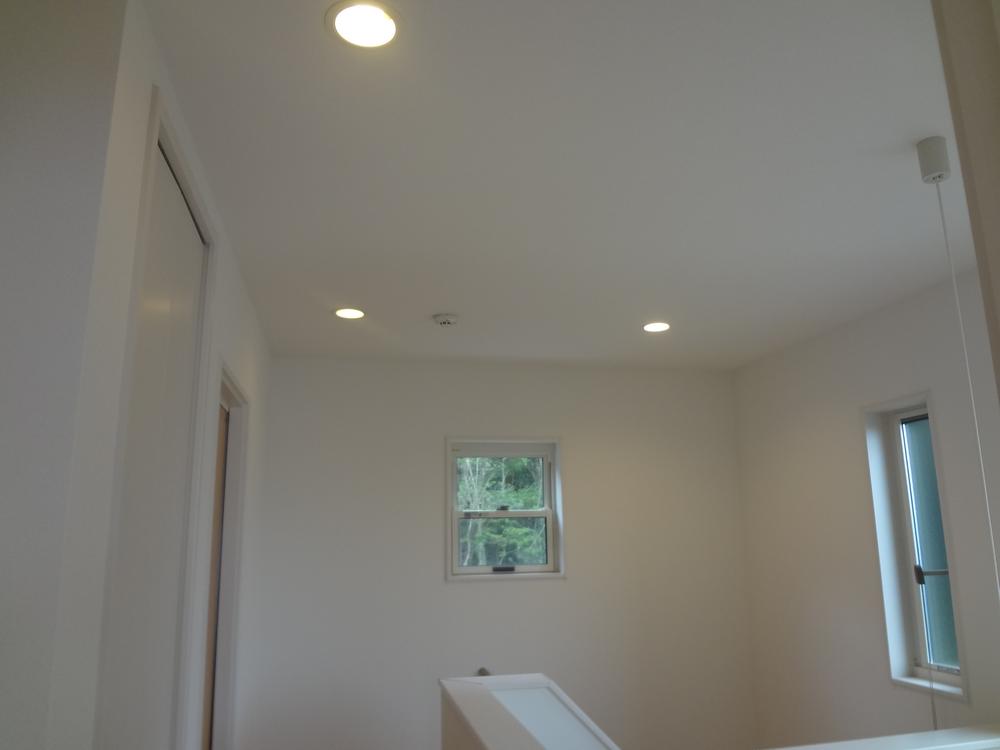 Other introspection. Staircase are also bright design.