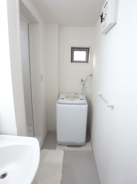 Washroom. Basin dressing room (Model Room)