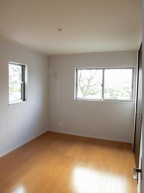 Non-living room. Western style room, Sunny!