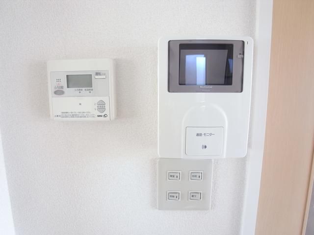 Other Equipment. Hot water supply remote control, Monitor Hong