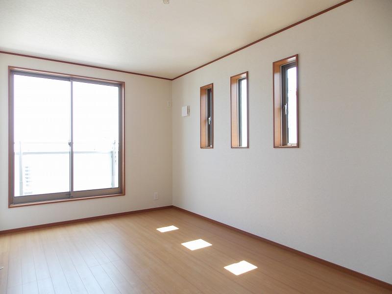 Same specifications photos (Other introspection). Western is. Since it is a two-sided lighting, Bright and airy is also good (^ _ ^) v