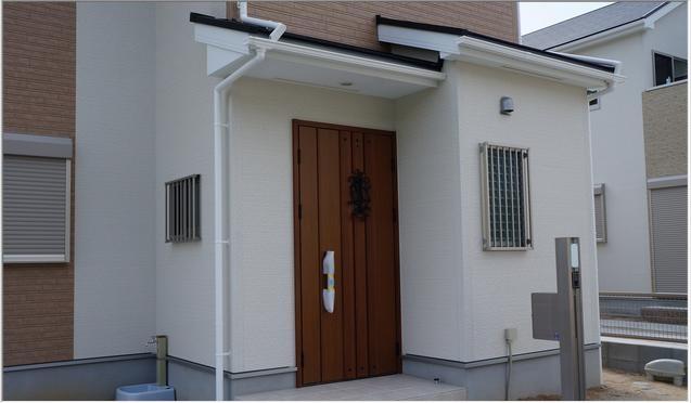 Entrance. Same specifications