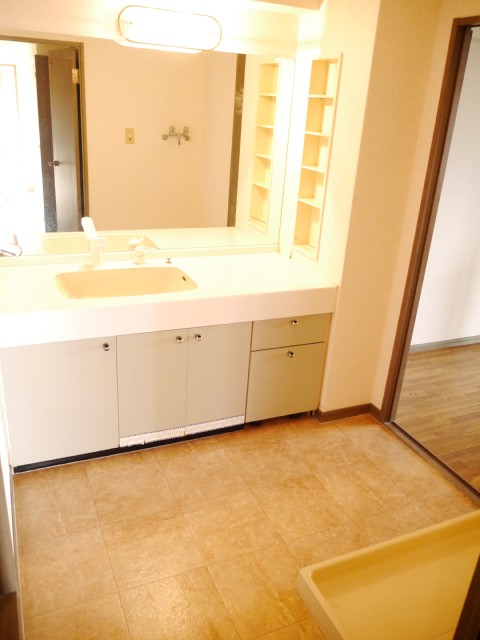 Other room space. Orchidee Imperiale a wash basin ☆